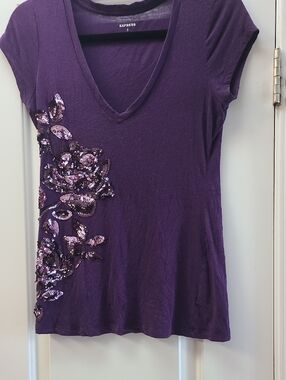 EXPRESS Purple Sequin Tee! Size S. Beautiful Floral Sequin On One Side.